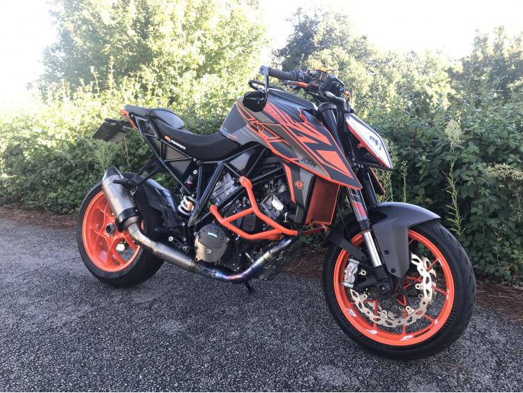 KTM 1290 SUPER DUKE R