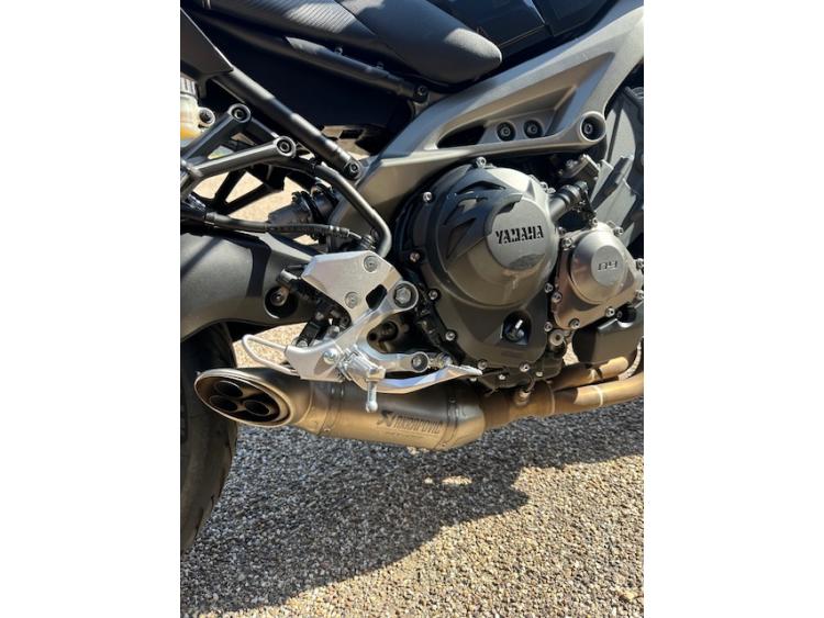YAMAHA MT-09