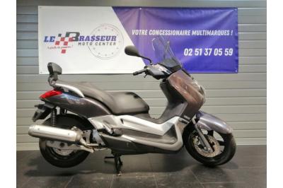 YAMAHA XMAX 125