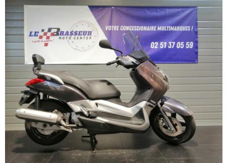 YAMAHA XMAX 125