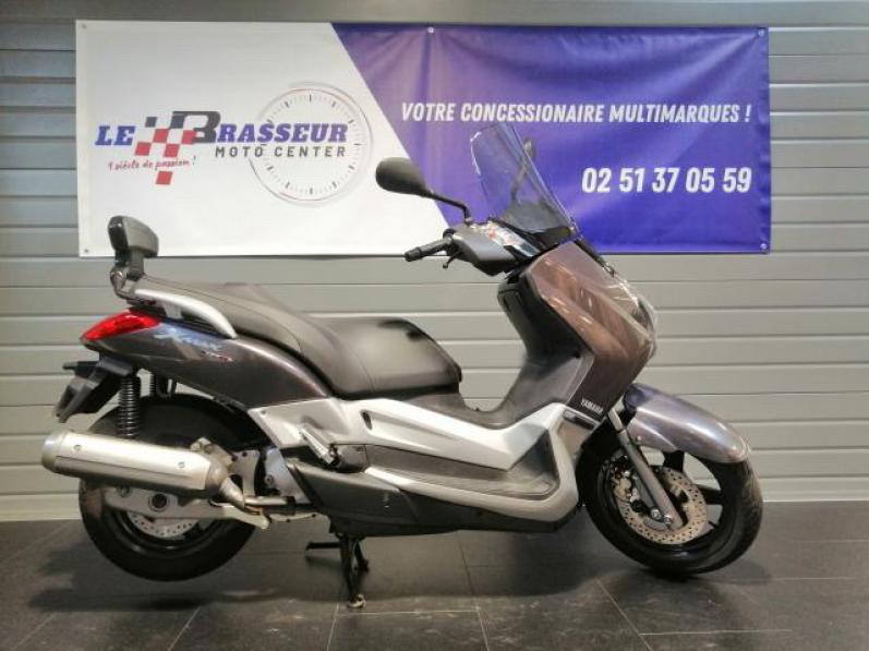 YAMAHA XMAX 125