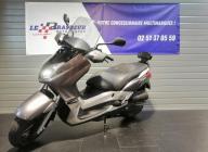 YAMAHA XMAX 125