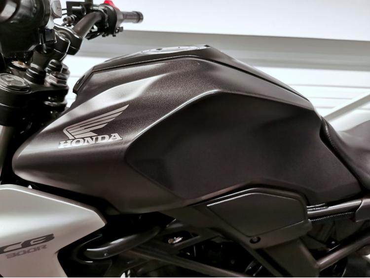 HONDA CB300R CB300 R CB 300 - ELIGIBLE A2