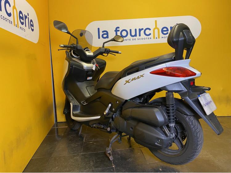 YAMAHA X-MAX 125