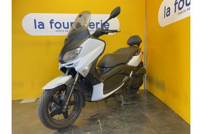 YAMAHA X-MAX 125
