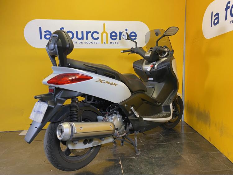 YAMAHA X-MAX 125