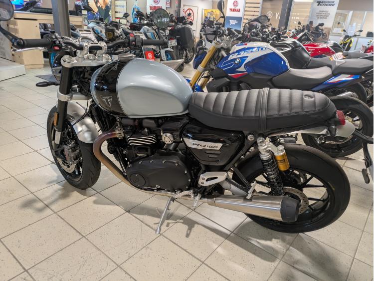 TRIUMPH SPEED TWIN 1200