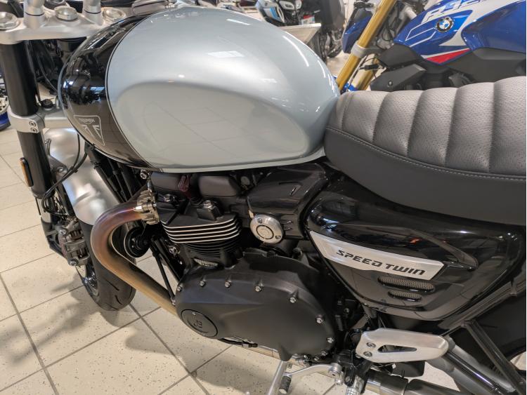 TRIUMPH SPEED TWIN 1200