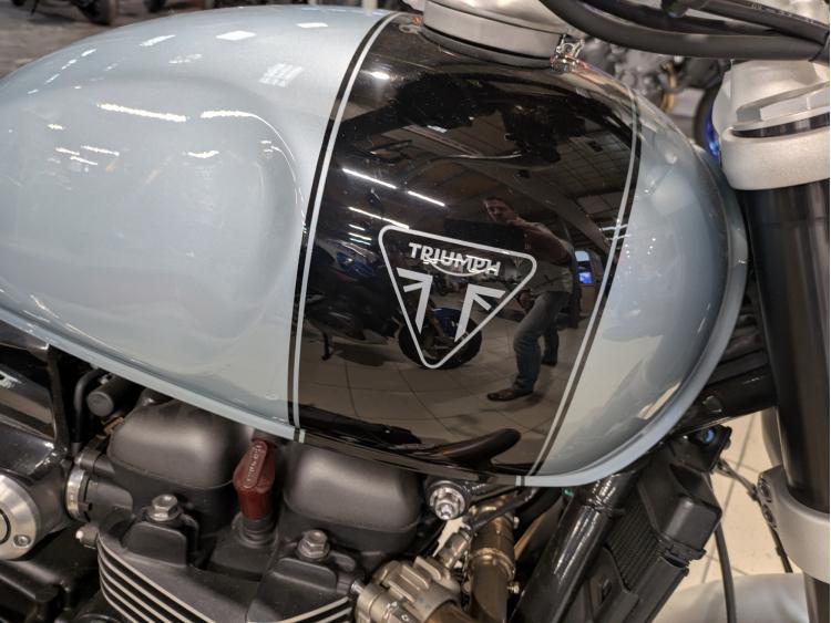 TRIUMPH SPEED TWIN 1200