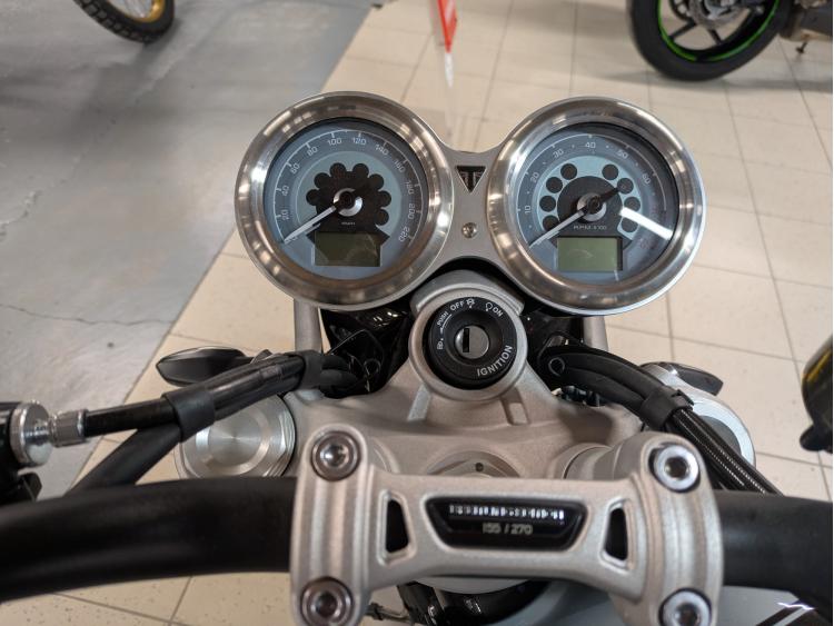 TRIUMPH SPEED TWIN 1200 BREITLING