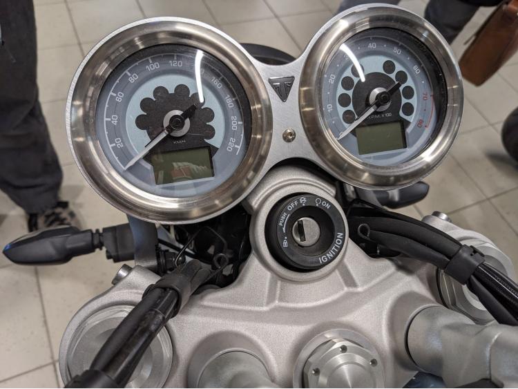 TRIUMPH SPEEDMASTER 1200 BREITLING