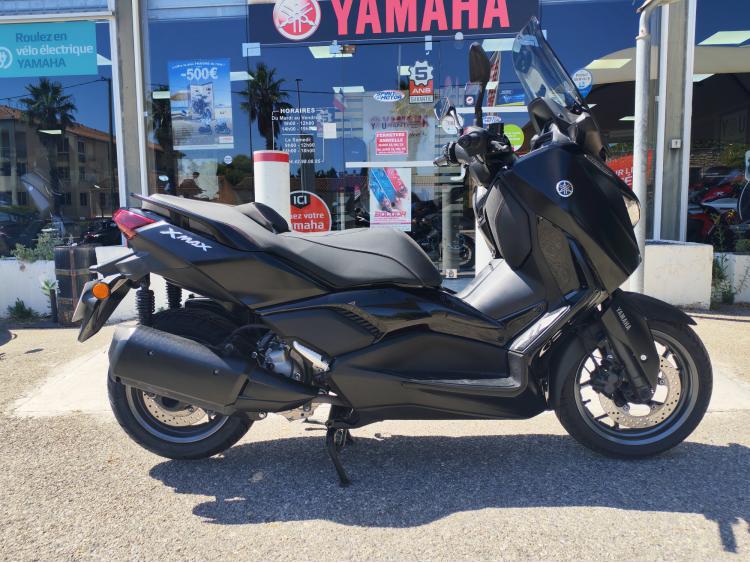 YAMAHA XMAX 300 Tech Max