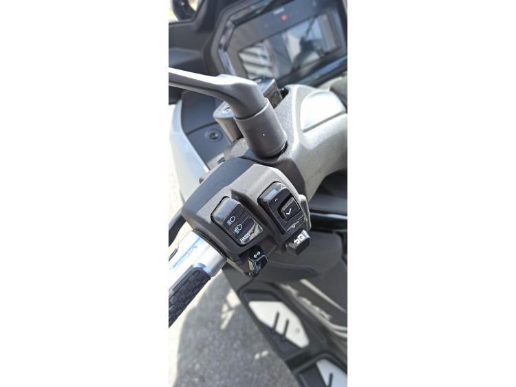 YAMAHA XMAX 300 Tech Max