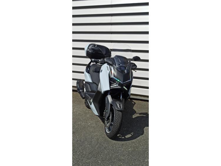 YAMAHA XMAX 300 Tech Max
