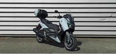 YAMAHA XMAX 300 Tech Max