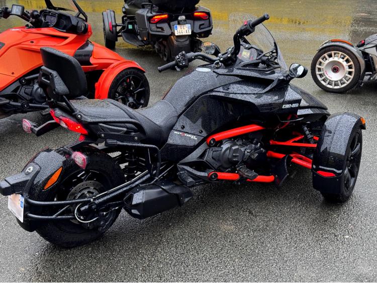 CAN-AM SPYDER F3 1330 VALISES f3s can am ryker 900 canam