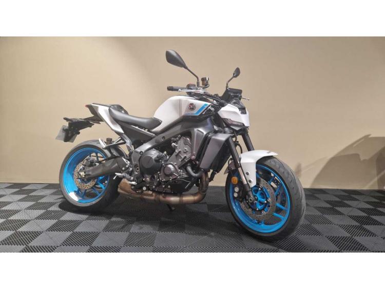 YAMAHA MT-09