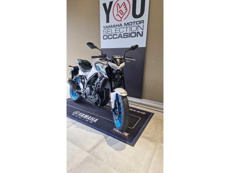 YAMAHA MT-09