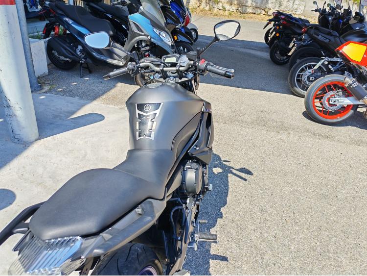 YAMAHA XJ6-N