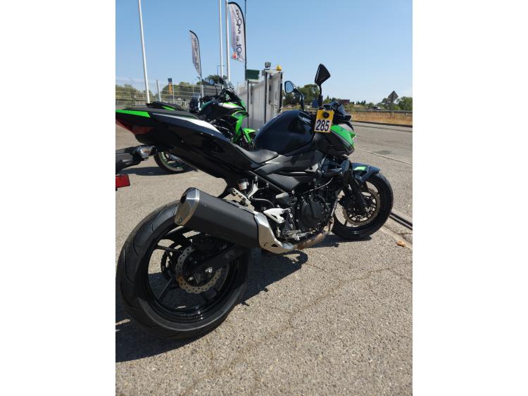KAWASAKI Z400