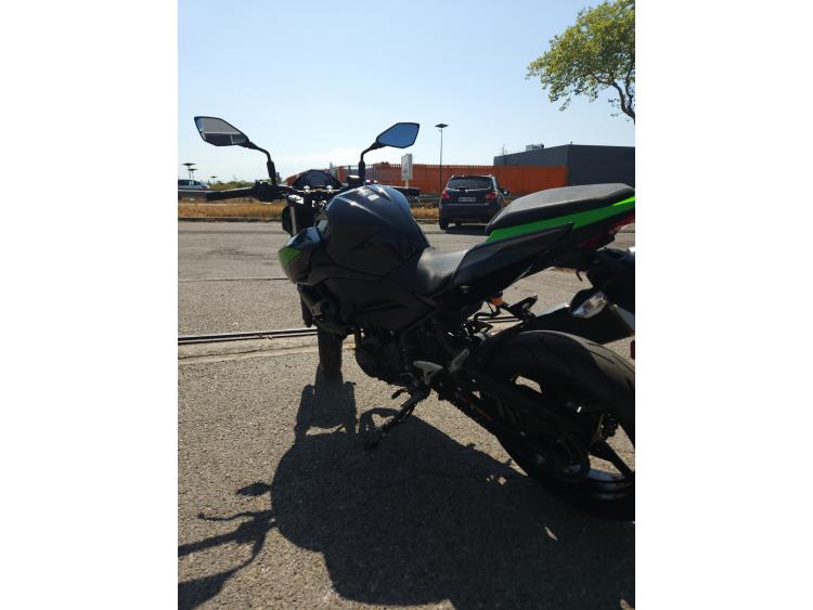KAWASAKI Z400