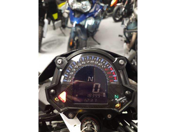 KAWASAKI Z400