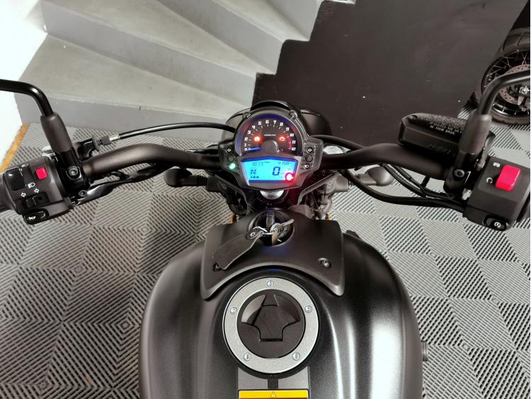 KAWASAKI VULCAN 650 S - 1ERE MAIN - ABS - 650S