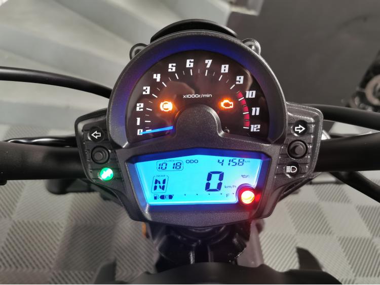 KAWASAKI VULCAN 650 S - 1ERE MAIN - ABS - 650S