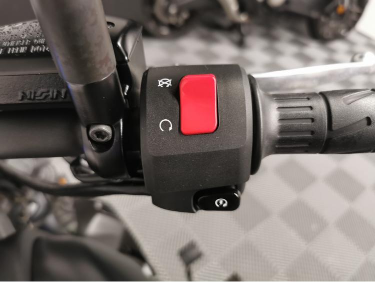 KAWASAKI VULCAN 650 S - 1ERE MAIN - ABS - 650S