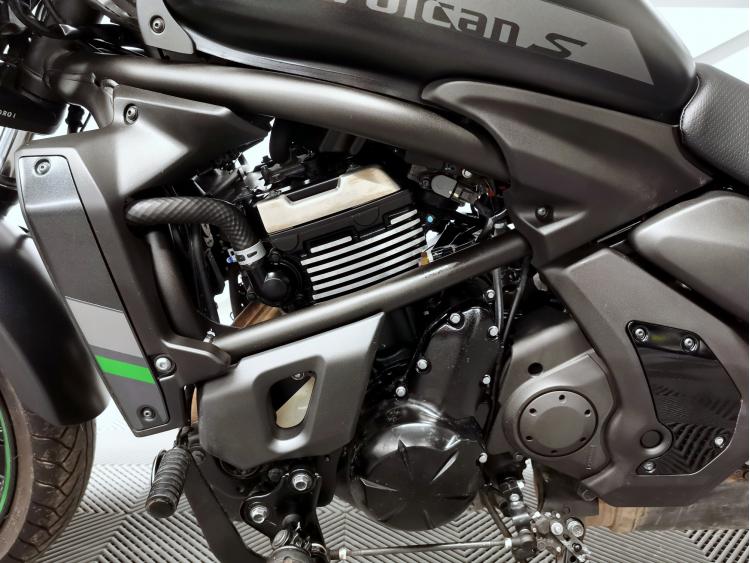 KAWASAKI VULCAN 650 S - 1ERE MAIN - ABS - 650S