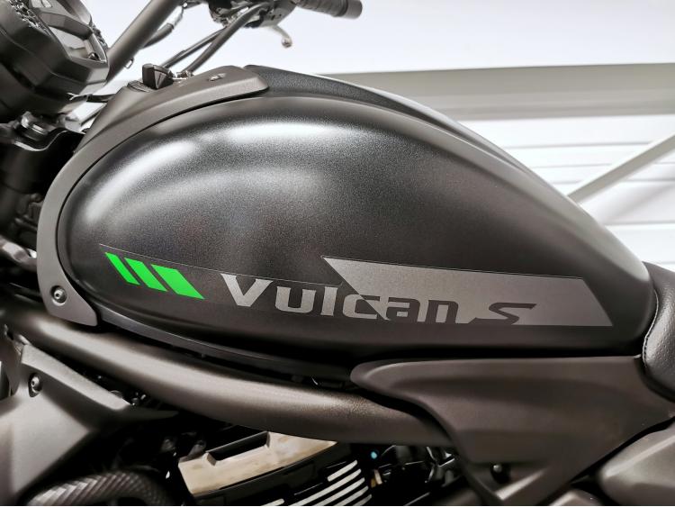 KAWASAKI VULCAN 650 S - 1ERE MAIN - ABS - 650S