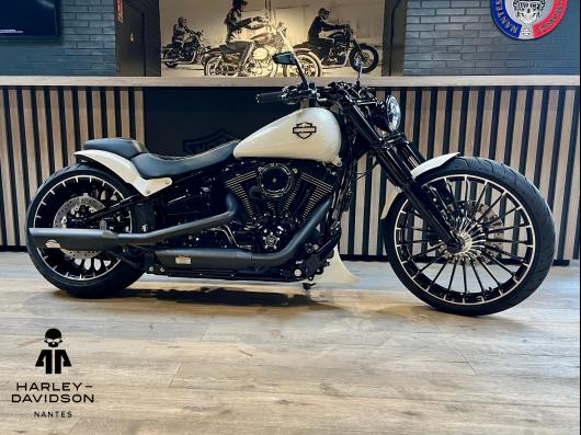 HARLEY-DAVIDSON SOFTAIL BREAKOUT 1690