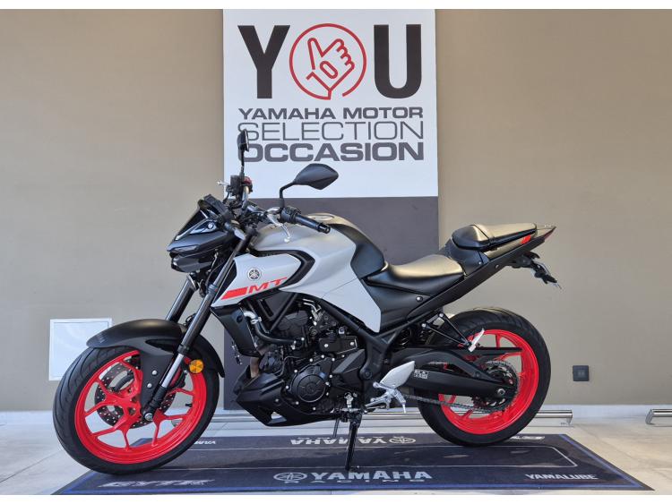 YAMAHA MT-03