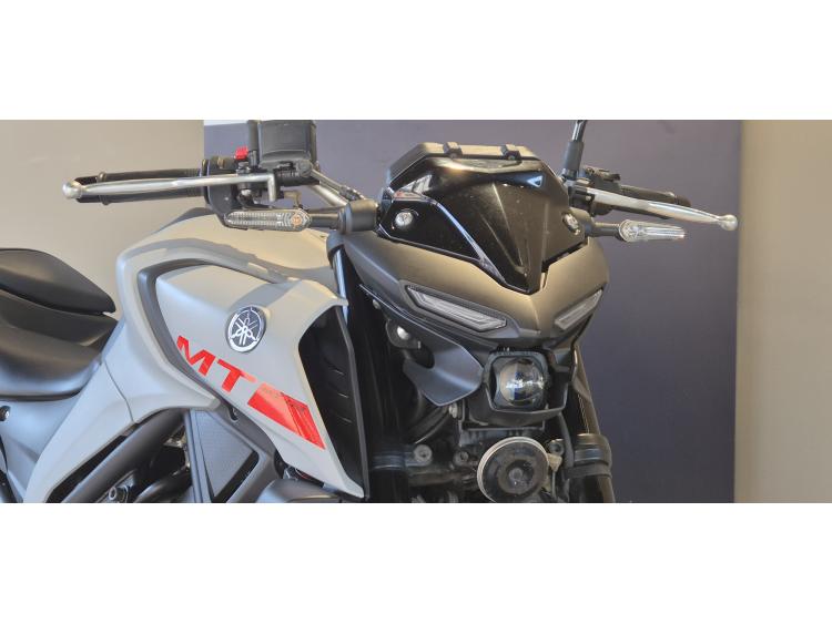 YAMAHA MT-03