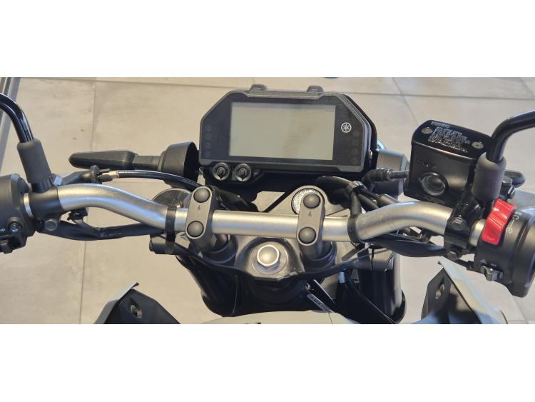 YAMAHA MT-03