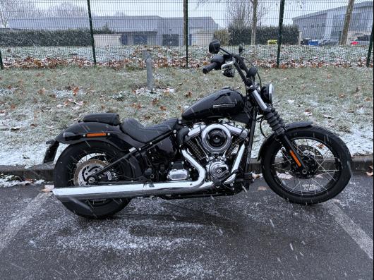 HARLEY-DAVIDSON SOFTAIL STREET BOB 1923