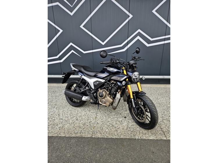 HERO 440 HUNK Dispo Noir ou Bleu 