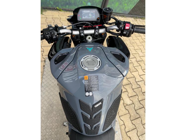 YAMAHA MT-10 2025