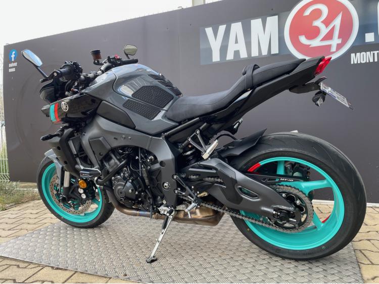 YAMAHA MT-10 2025