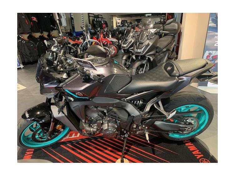 YAMAHA MT-09  Y-AMT