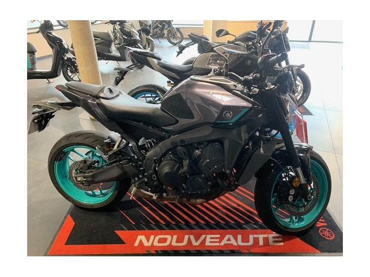 YAMAHA MT-09  Y-AMT