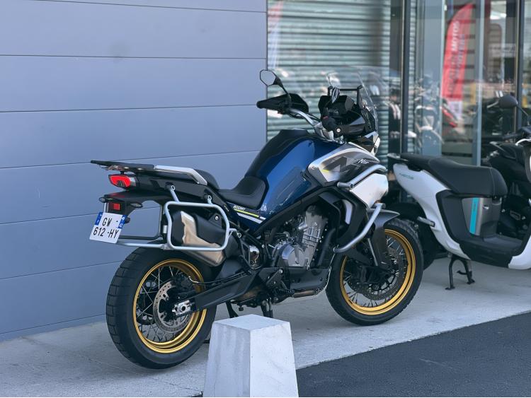 CF MOTO MT 800