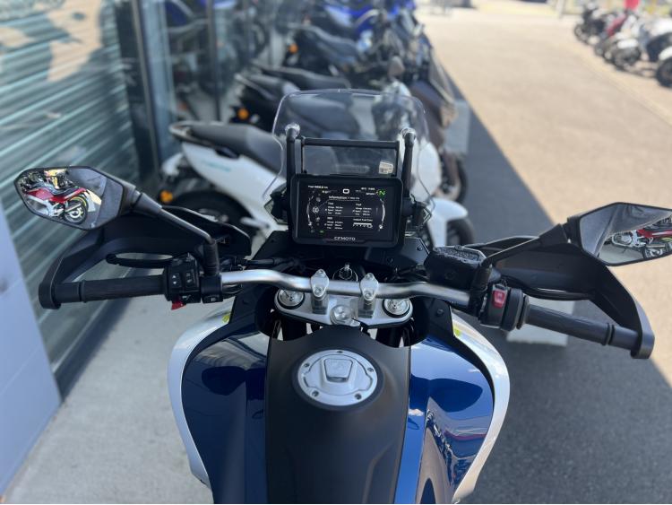 CF MOTO MT 800