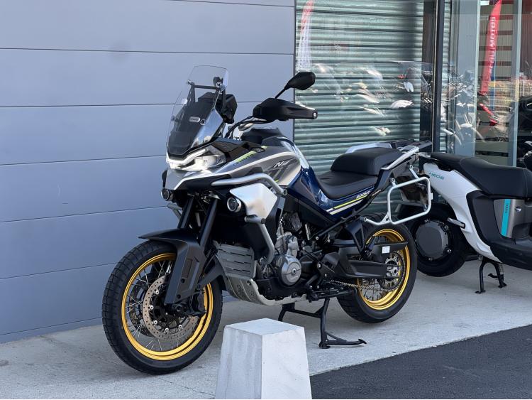 CF MOTO MT 800
