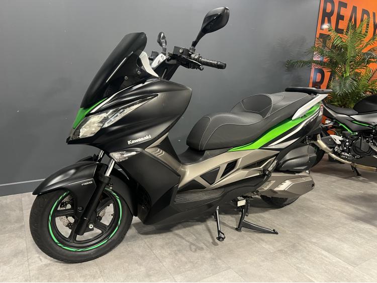 KAWASAKI J300 (A partir de 44€/mois)