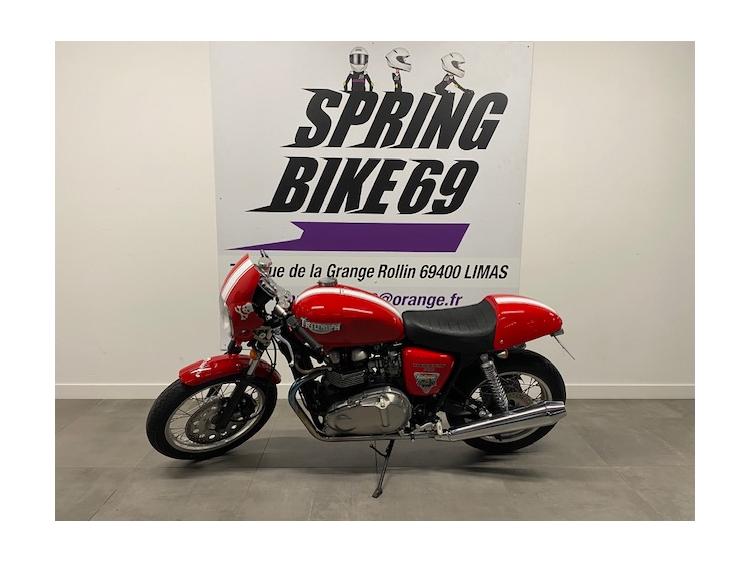 TRIUMPH THRUXTON 900