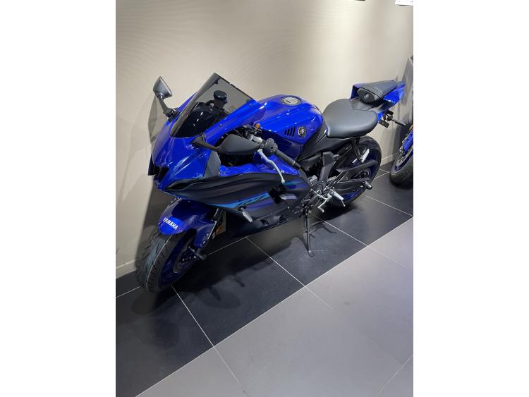 YAMAHA YZF R7 BLEU 2024 A2 35KW