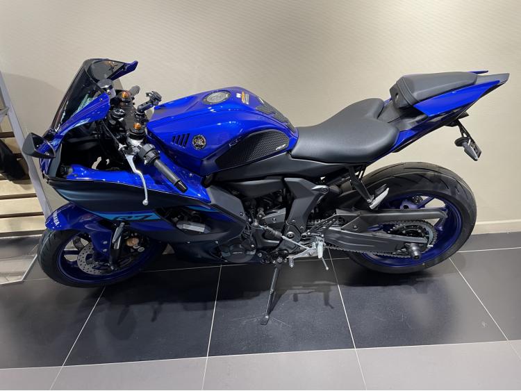 YAMAHA YZF R7 BLEU 2024 A2 35KW
