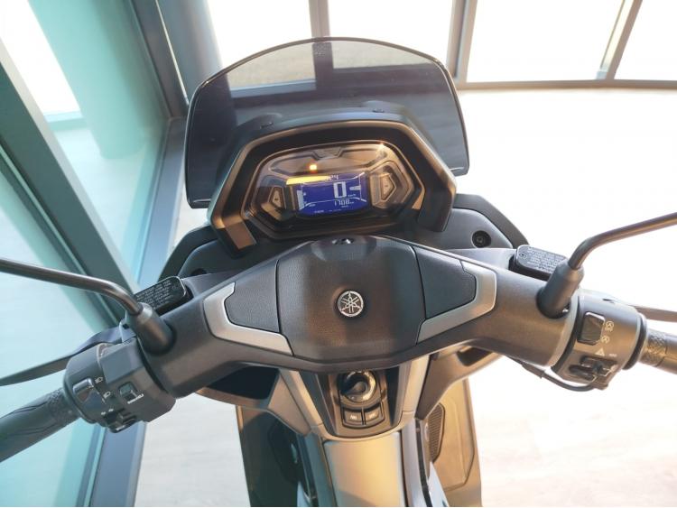 YAMAHA NMAX 125