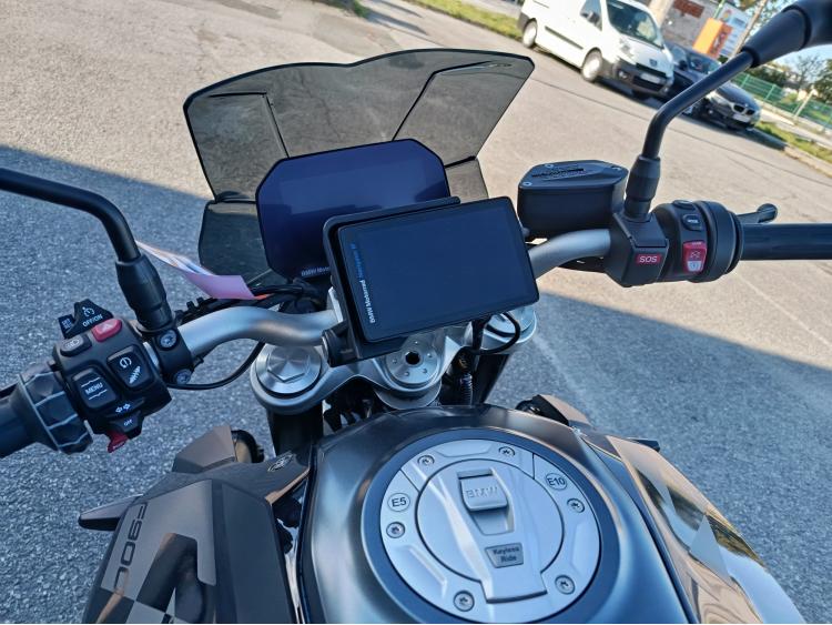BMW F 900 R